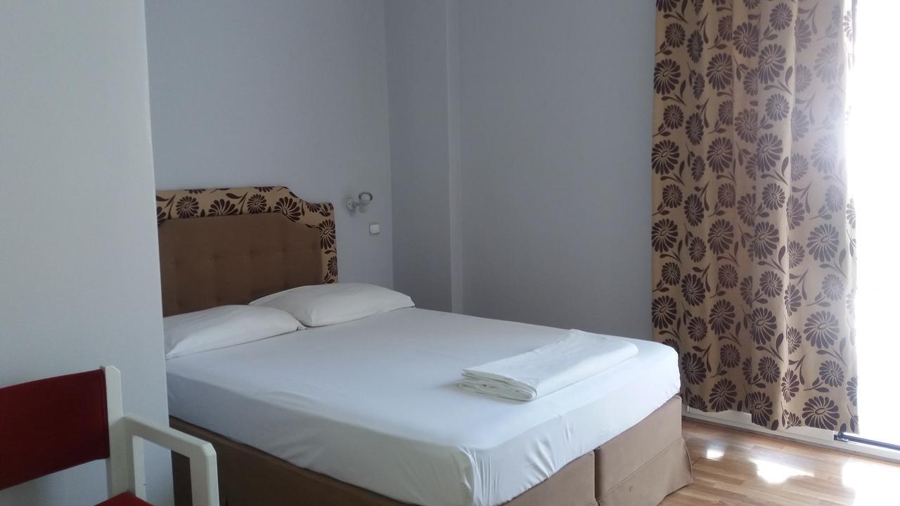 Theoxenia Hotel Atene Esterno foto